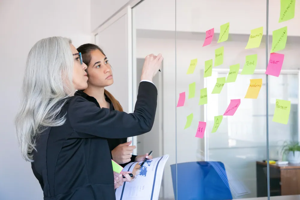 Diagrama mostrando cuellos de botella en flujos de información empresarial